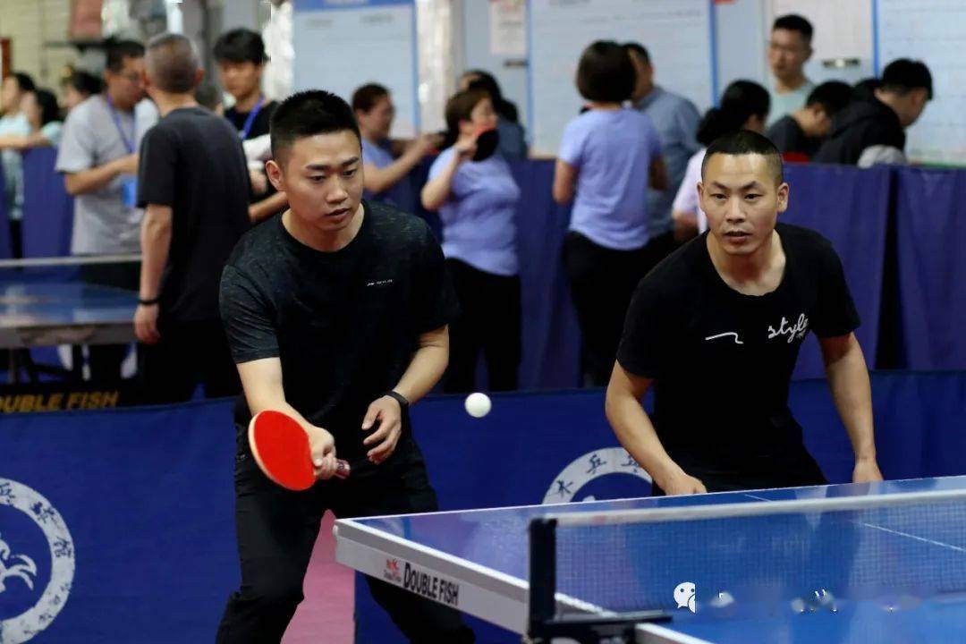 探索内心平静之旅，2025时尚纹身男士与自然美景共舞的魅力风采